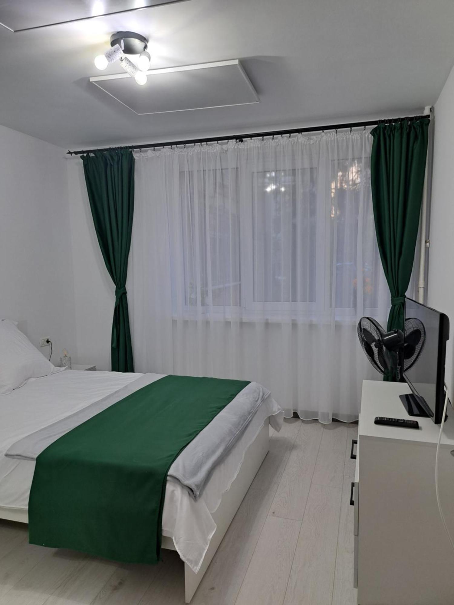 Mia Apartments Крайова Экстерьер фото