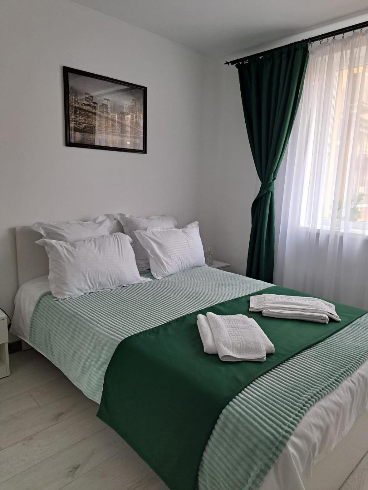 Mia Apartments Крайова Экстерьер фото
