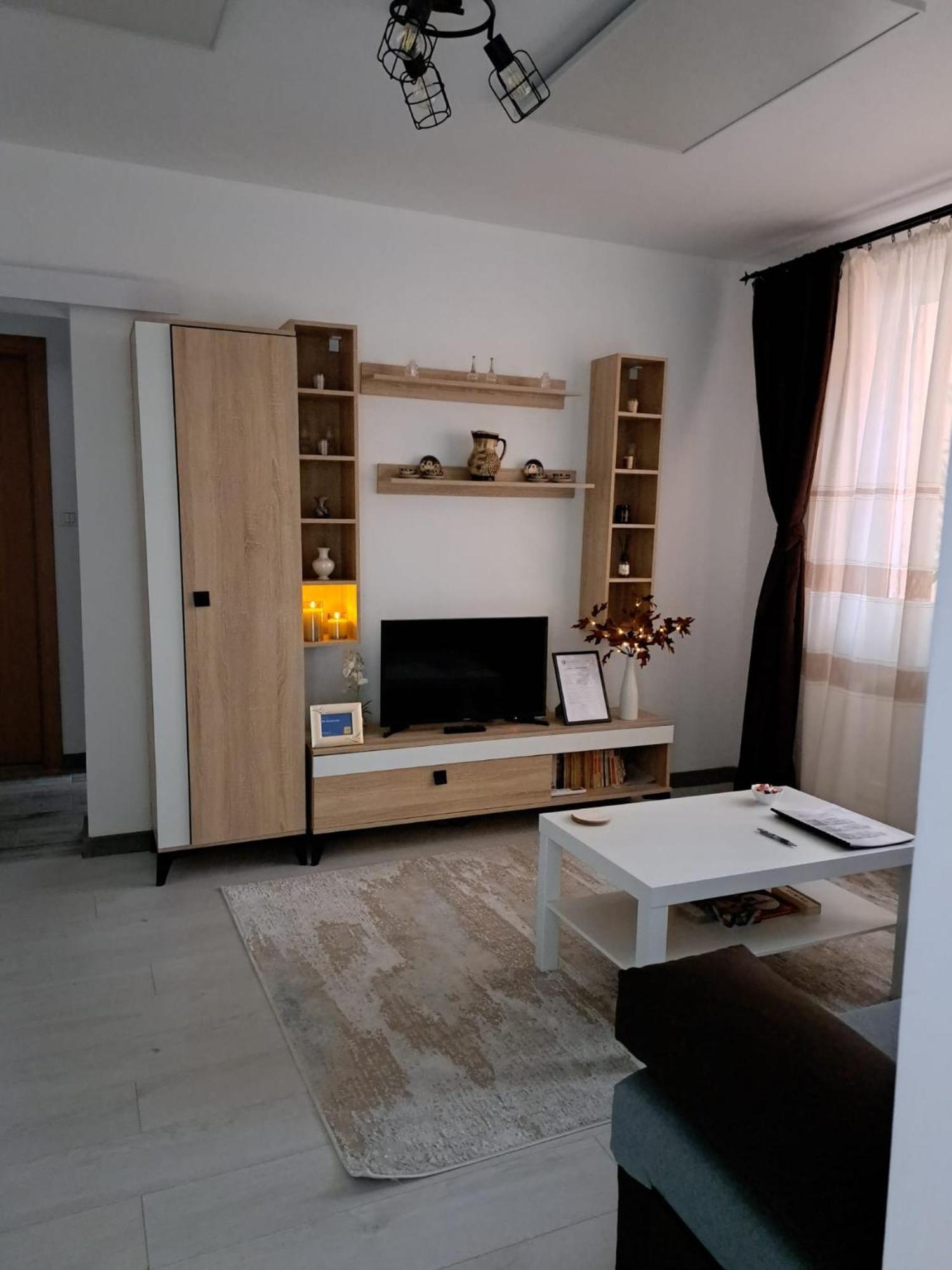 Mia Apartments Крайова Экстерьер фото